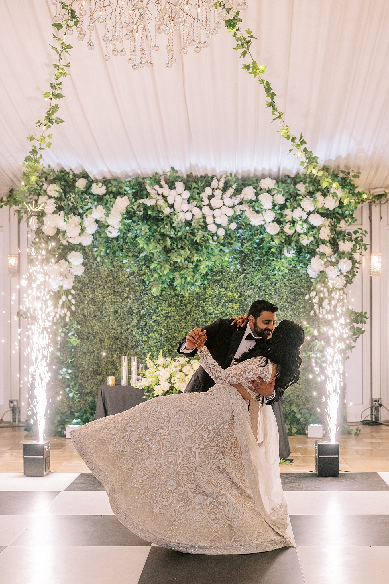 Modern Glam Wedding at Galleria Marchetti with Chicago wedding and portrait photographer Kim Ritchie Photography.