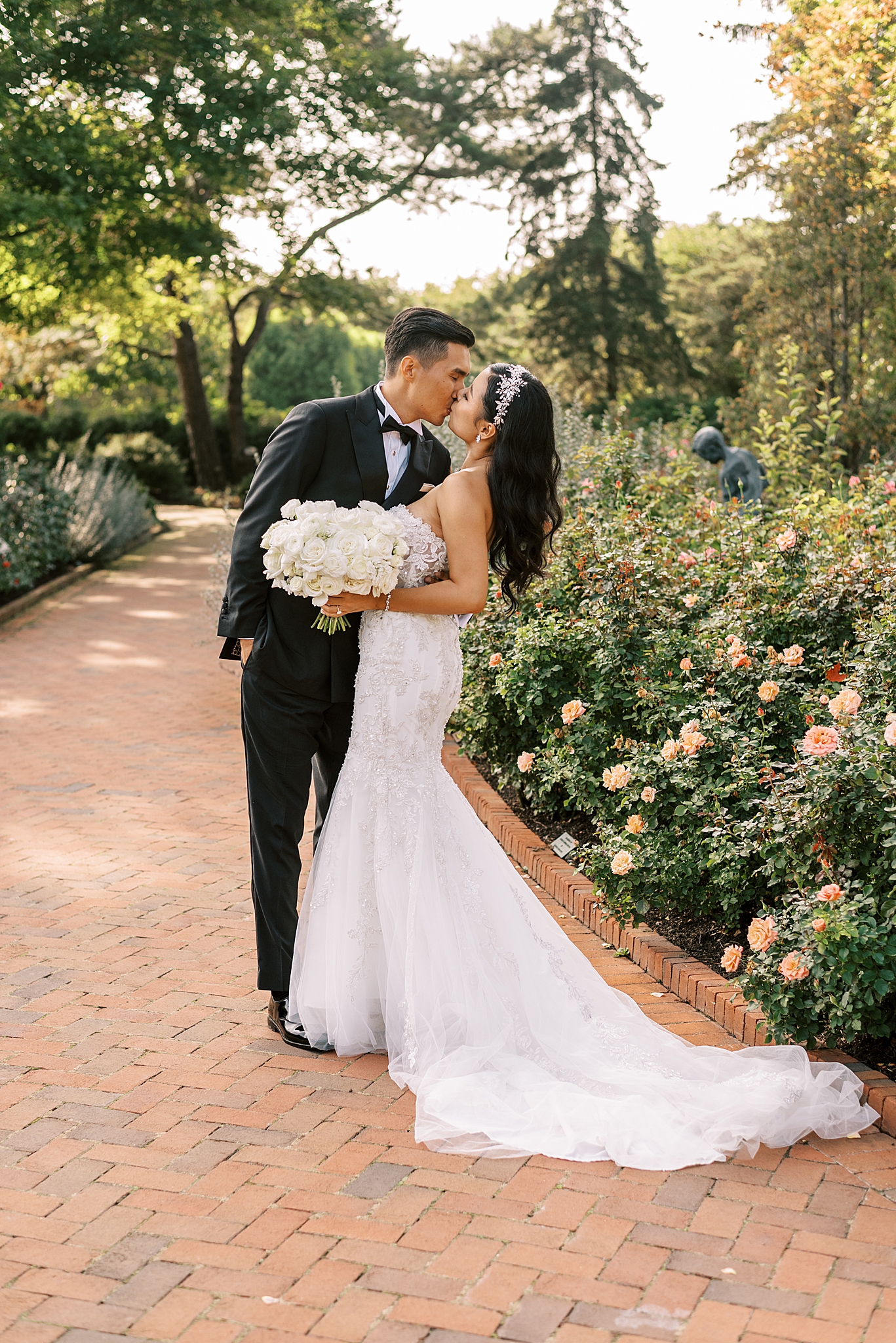 Summer Chicago Botanic Garden wedding day with Chicago wedding and portrait photographer Kim Ritchie Photography.