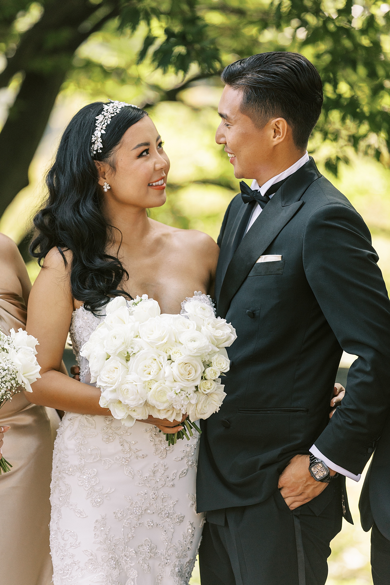 Summer Chicago Botanic Garden wedding day with Chicago wedding and portrait photographer Kim Ritchie Photography.