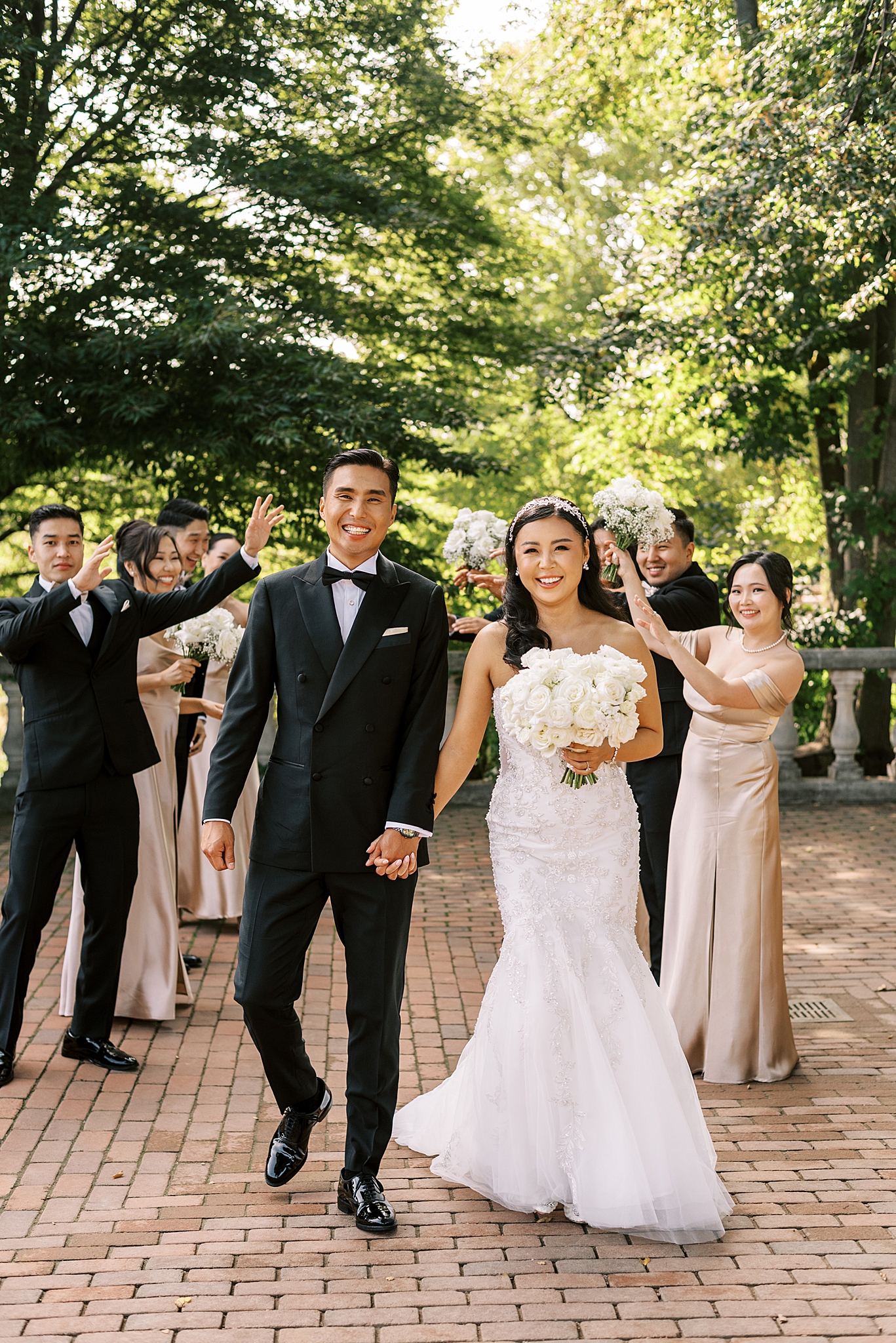 Summer Chicago Botanic Garden wedding day with Chicago wedding and portrait photographer Kim Ritchie Photography.