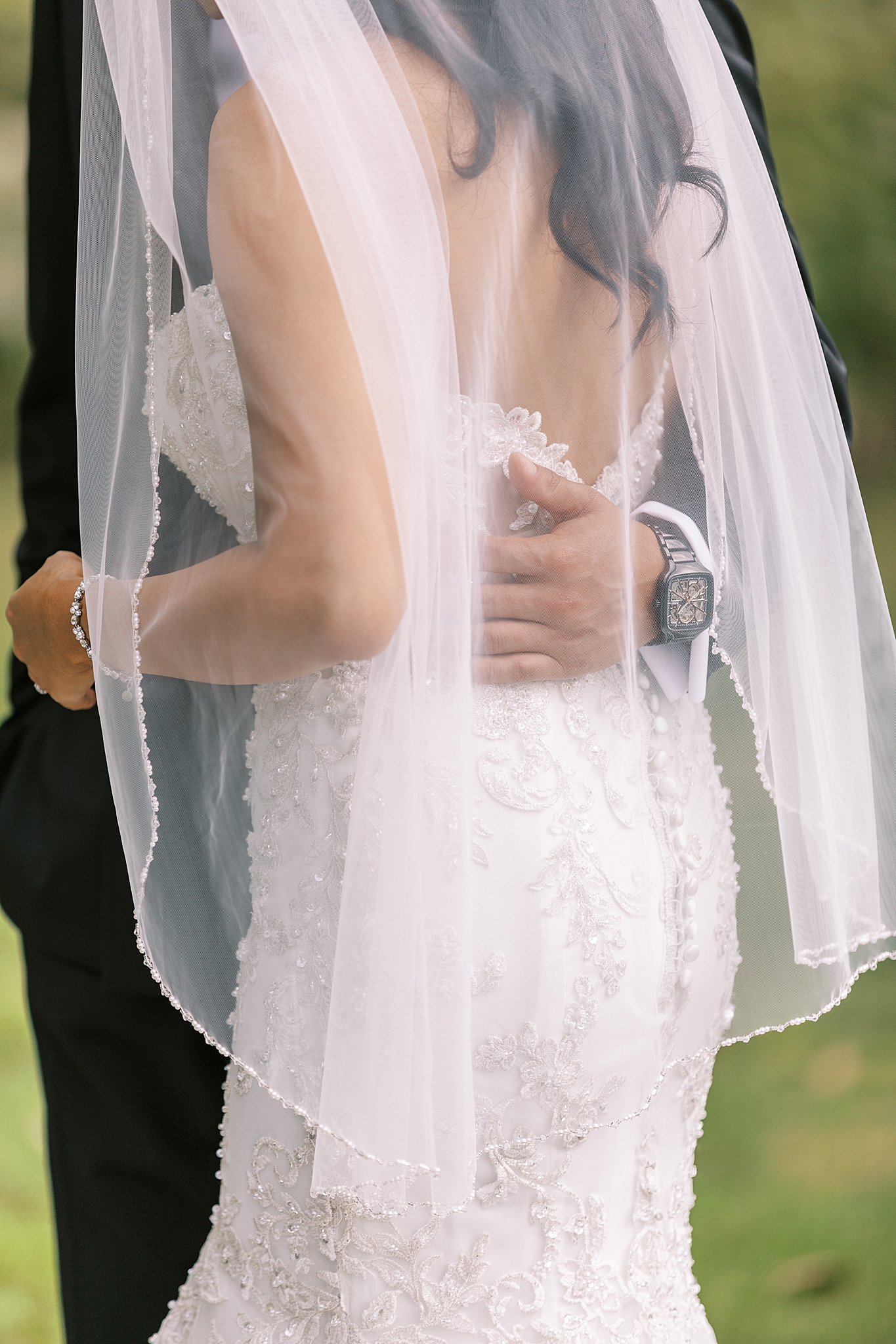 Summer Chicago Botanic Garden wedding day with Chicago wedding and portrait photographer Kim Ritchie Photography.