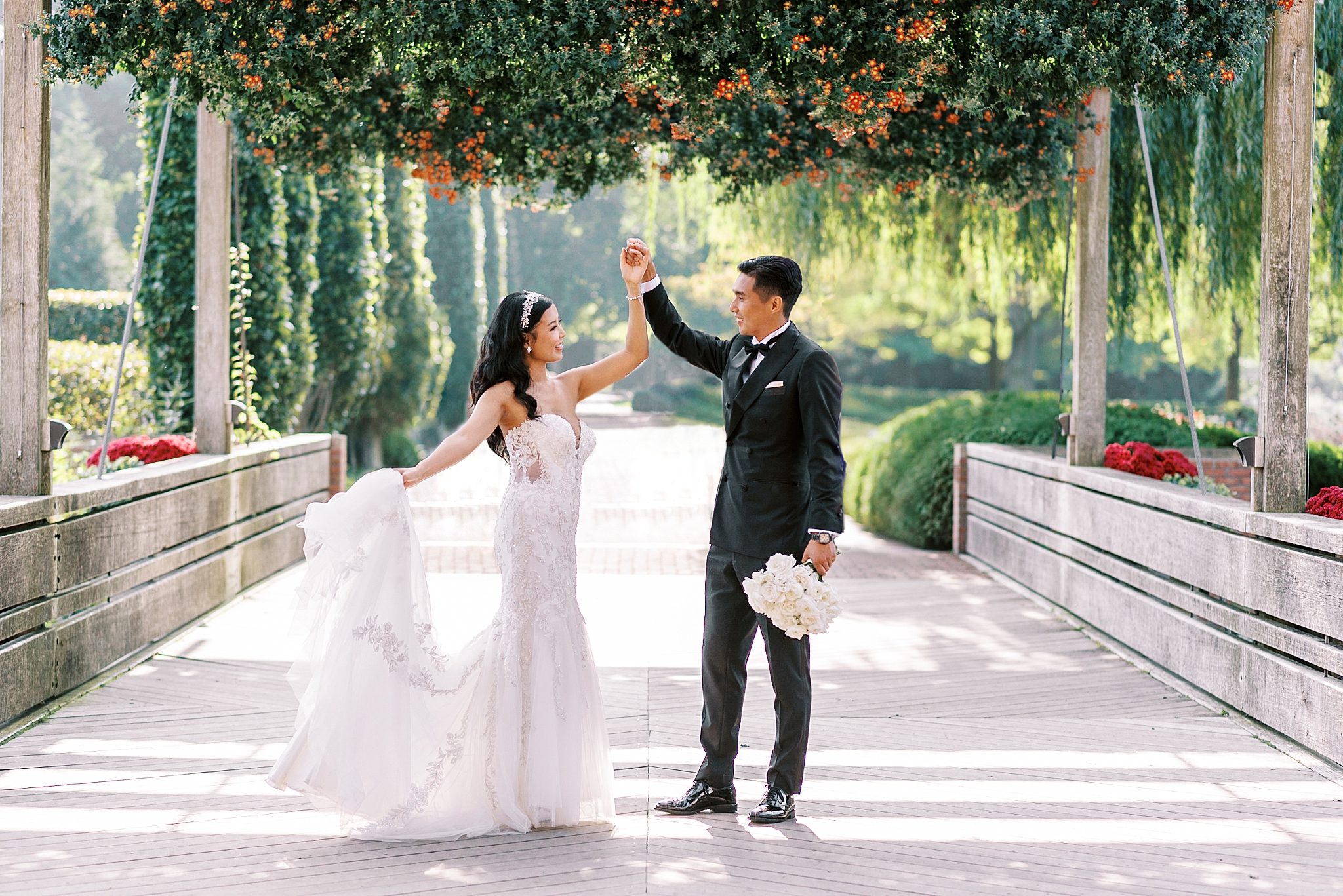 Summer Chicago Botanic Garden wedding day with Chicago wedding and portrait photographer Kim Ritchie Photography.