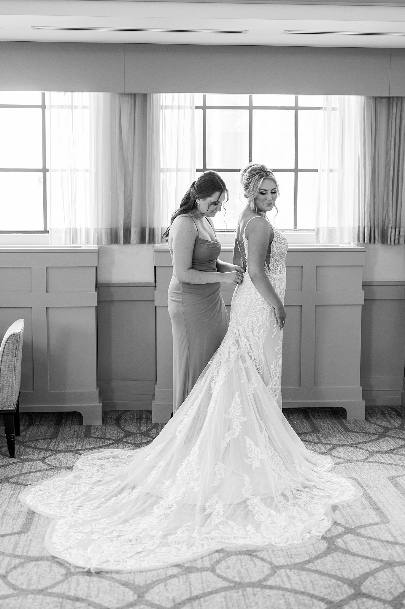 Summer Warwick Allerton Chicago wedding day with Chicago wedding and portrait photographer Kim Ritchie Photography.