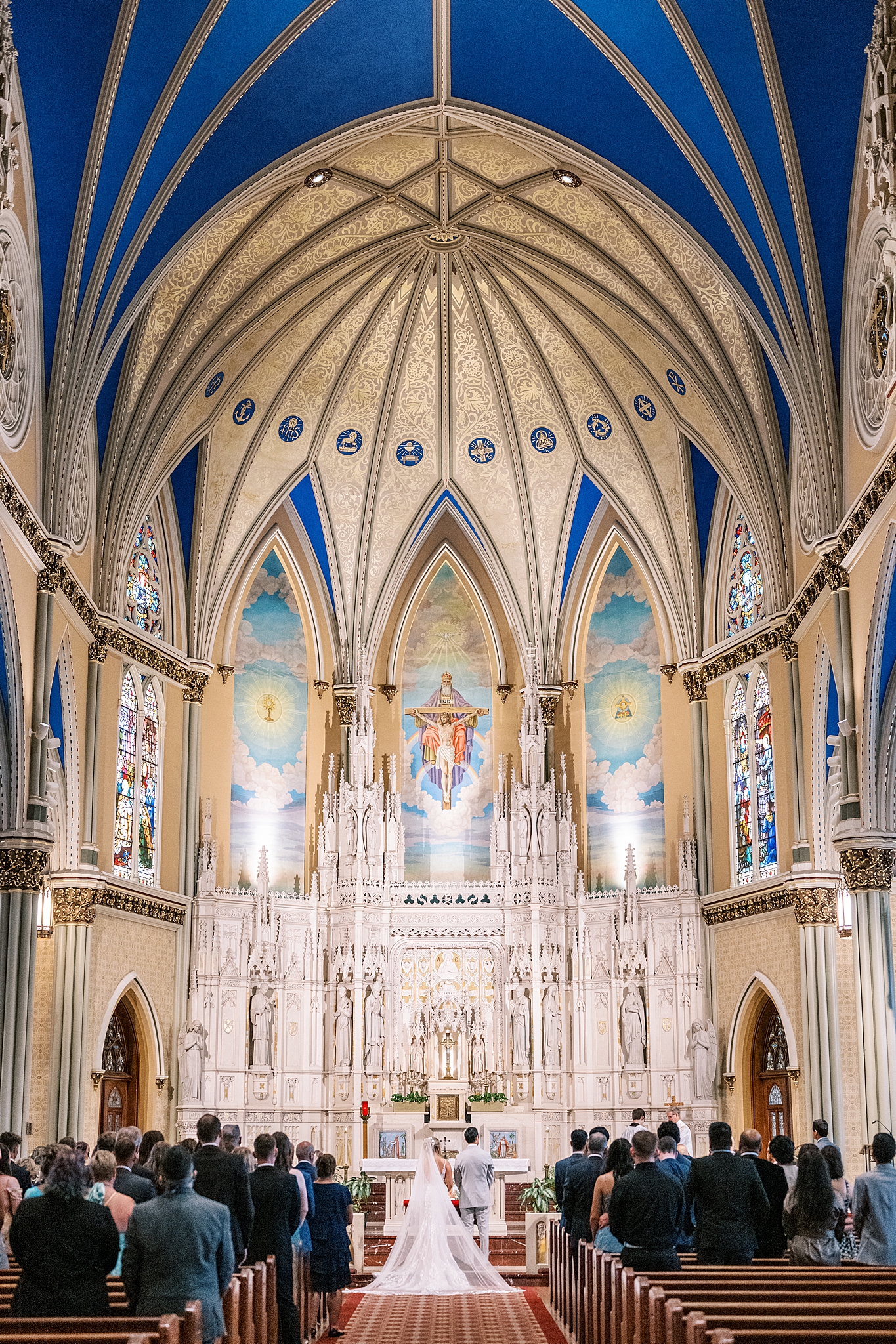 Summer Warwick Allerton Chicago wedding day with Chicago wedding and portrait photographer Kim Ritchie Photography.