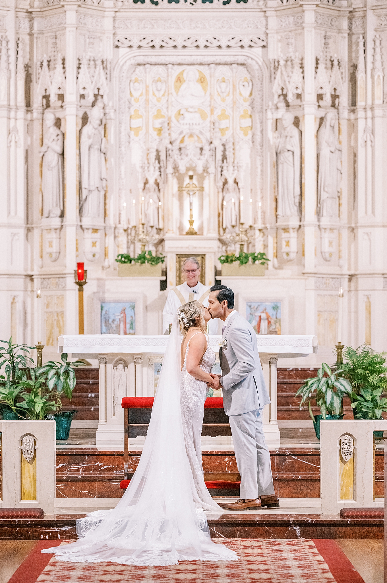 Summer Warwick Allerton Chicago wedding day with Chicago wedding and portrait photographer Kim Ritchie Photography.