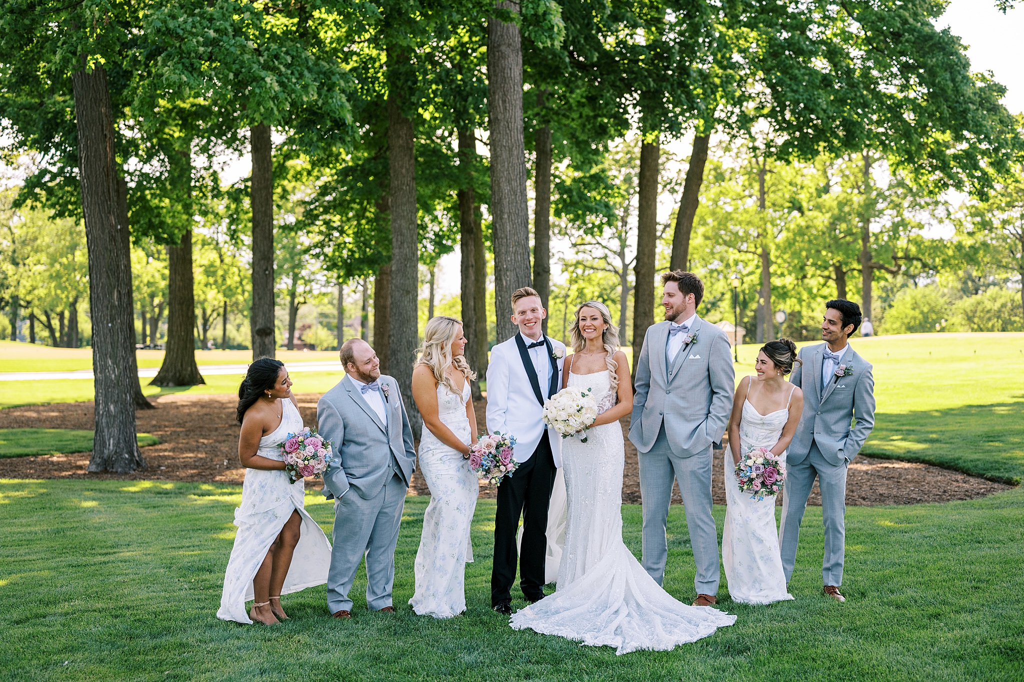 Summer Medinah Country Club wedding day with Chicago wedding and portrait photographer Kim Ritchie Photography.