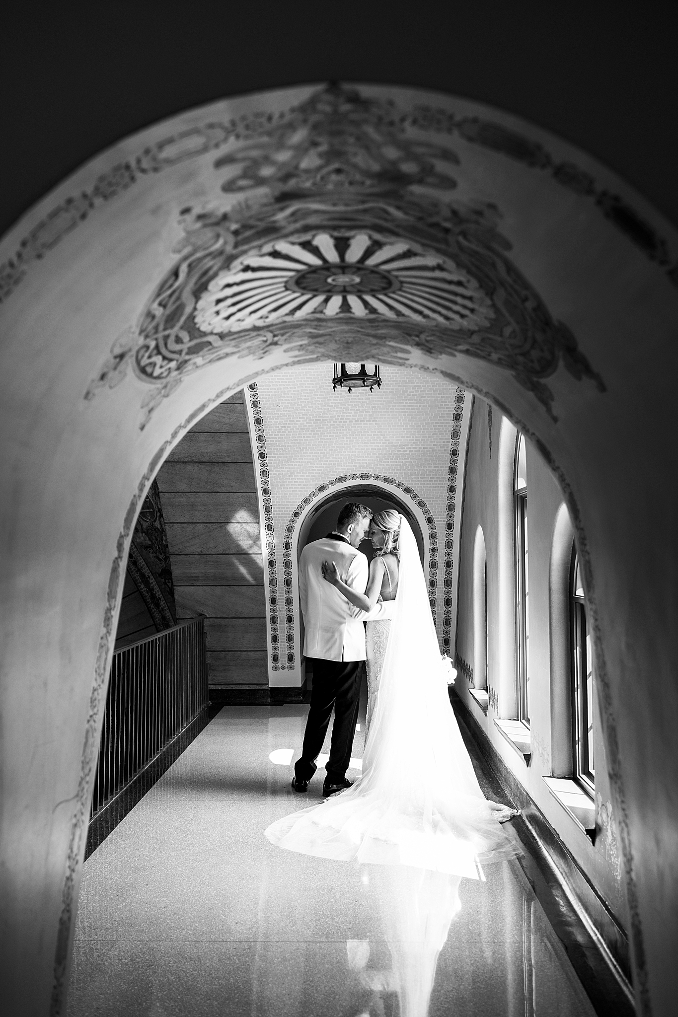 Summer Medinah Country Club wedding day with Chicago wedding and portrait photographer Kim Ritchie Photography.