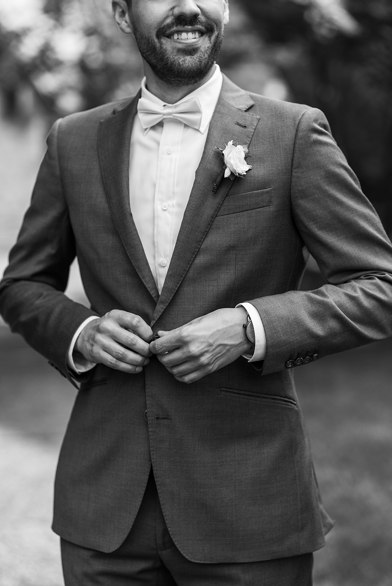 Redfield Estate wedding day in Glenview, Illinois with Chicago wedding and portrait photographer Kim Ritchie Photography.