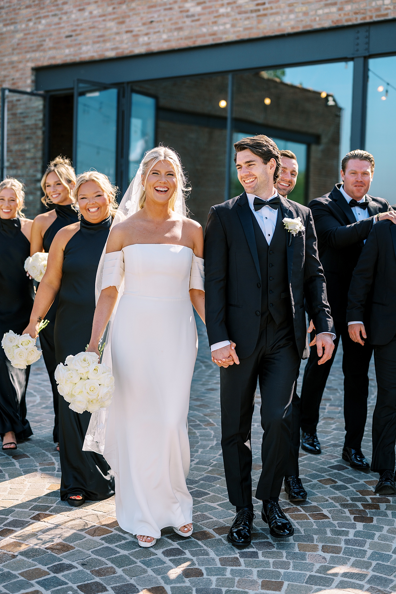 Rockwell on the River wedding photos in Chicago, Illinois with Chicago wedding and portrait photographer Kim Ritchie Photography.
