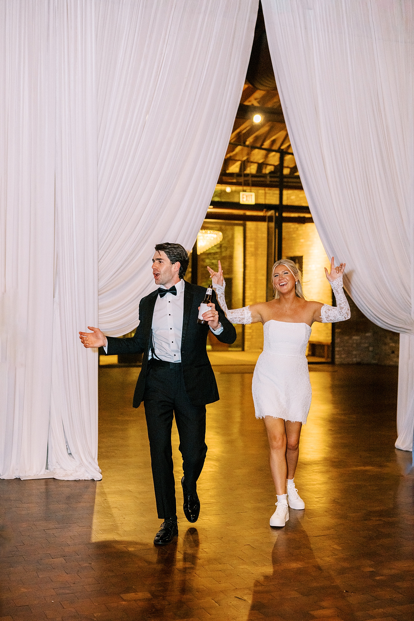 Rockwell on the River wedding photos in Chicago, Illinois with Chicago wedding and portrait photographer Kim Ritchie Photography.