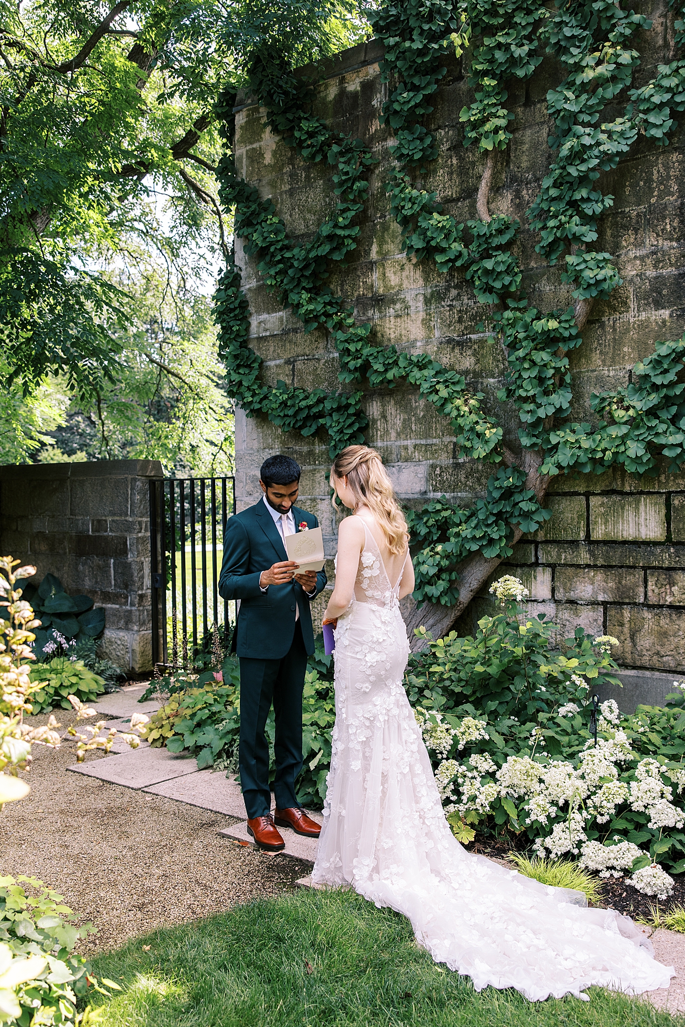 Morton Arboretum summer wedding photos in Lisle, Illinois with Chicago wedding and portrait photographer Kim Ritchie Photography.