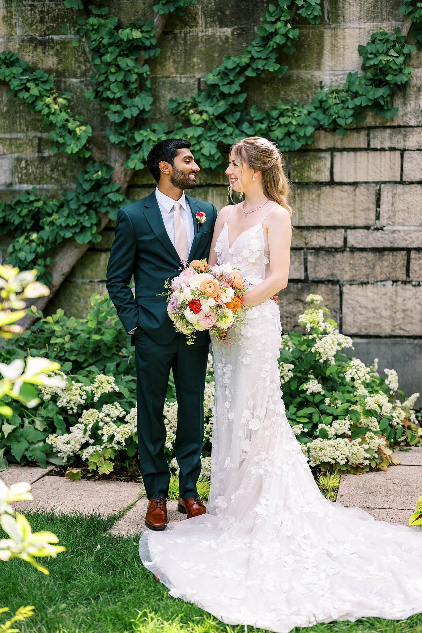 Morton Arboretum summer wedding photos in Lisle, Illinois with Chicago wedding and portrait photographer Kim Ritchie Photography.