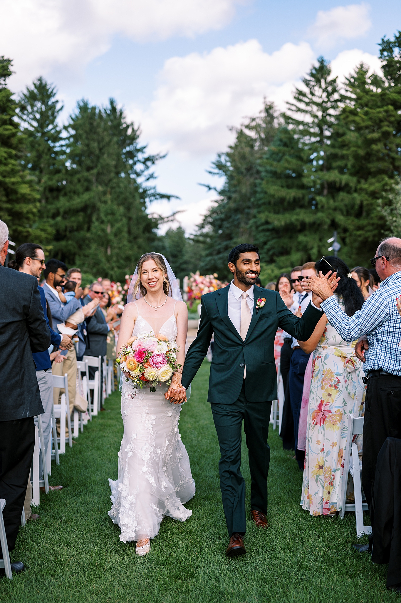 Morton Arboretum summer wedding photos in Lisle, Illinois with Chicago wedding and portrait photographer Kim Ritchie Photography.
