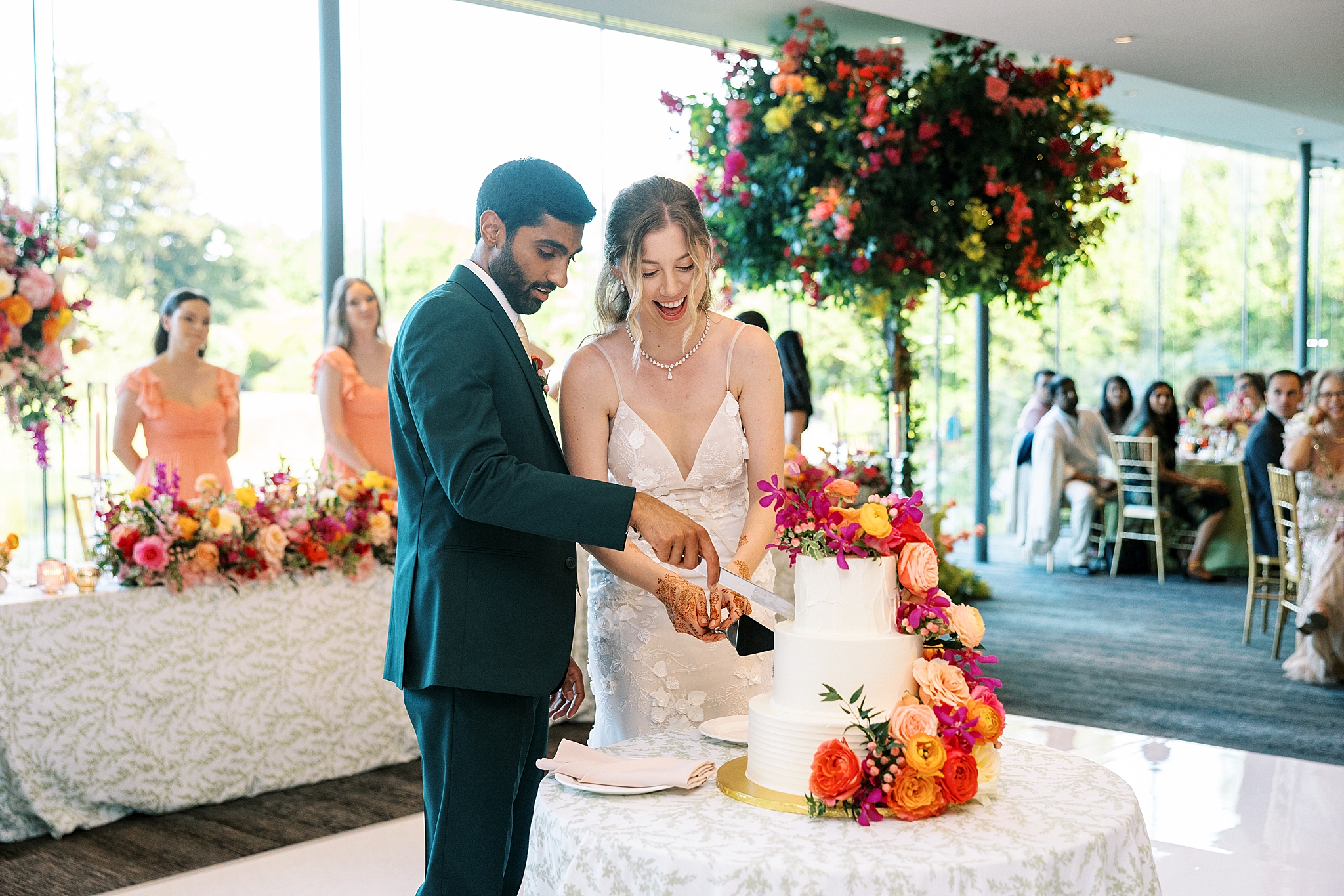 Morton Arboretum summer wedding photos in Lisle, Illinois with Chicago wedding and portrait photographer Kim Ritchie Photography.