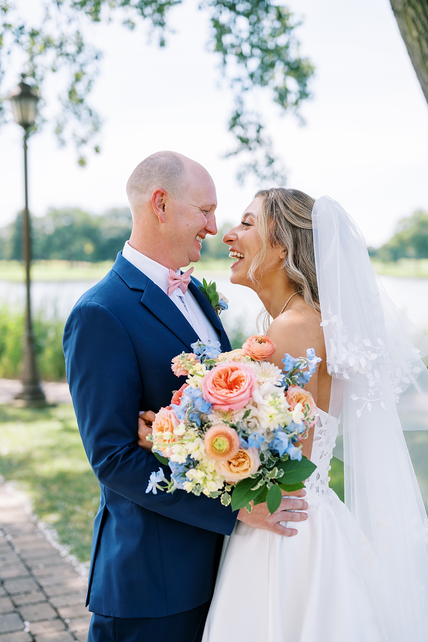 Ruth Lake Country Club wedding photos in Hinsdale, Illinois with Chicago wedding and portrait photographer Kim Ritchie Photography.