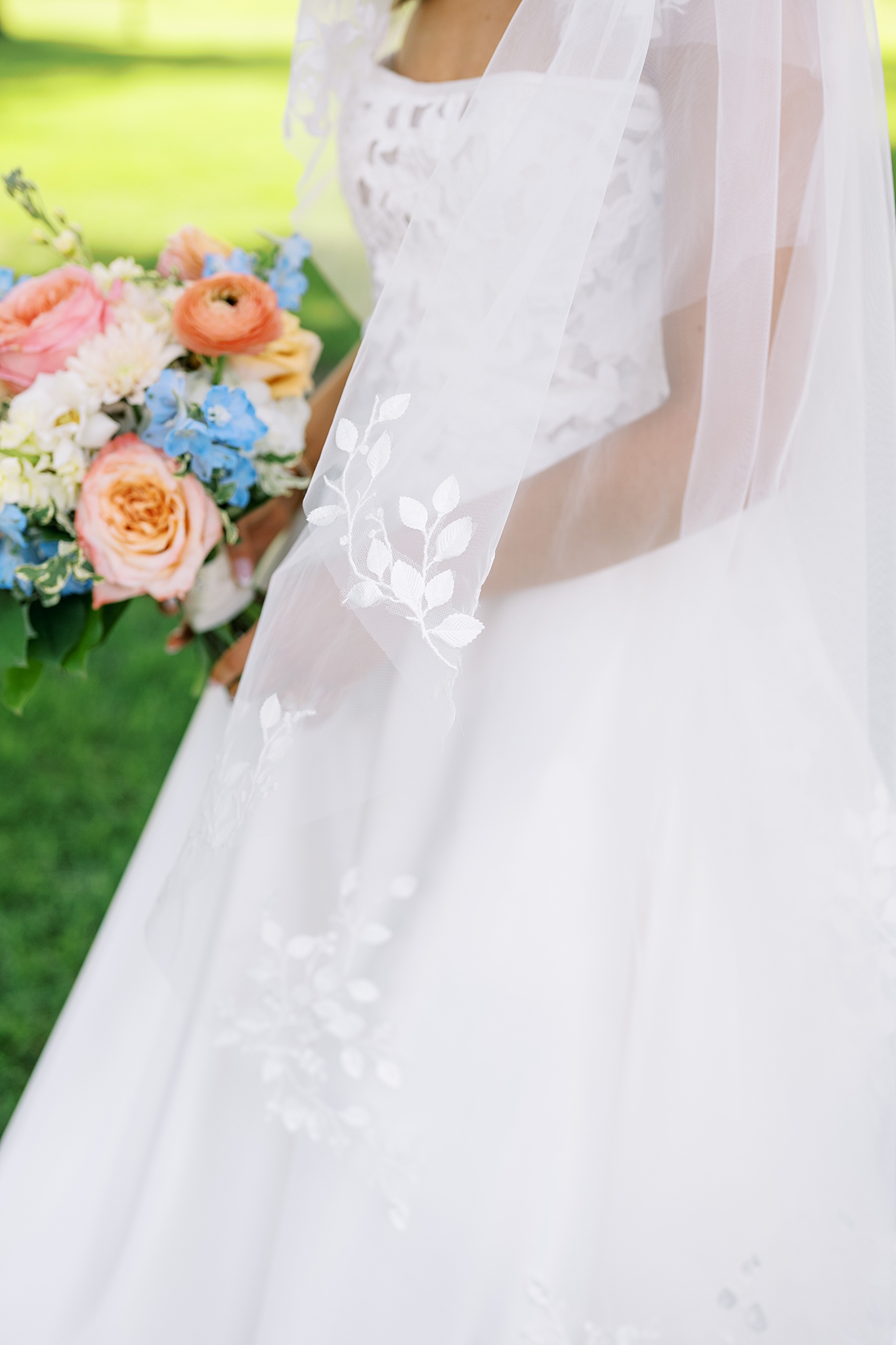 Ruth Lake Country Club wedding photos in Hinsdale, Illinois with Chicago wedding and portrait photographer Kim Ritchie Photography.