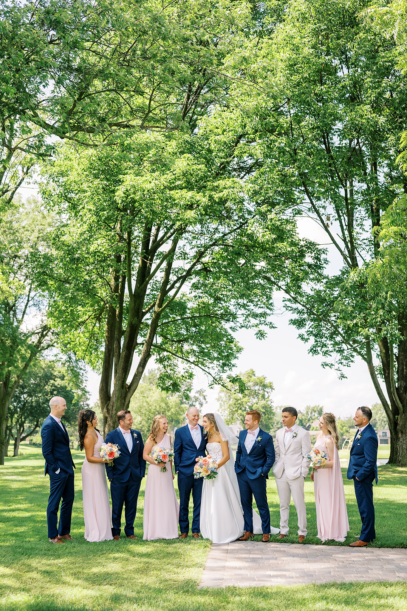 Ruth Lake Country Club wedding photos in Hinsdale, Illinois with Chicago wedding and portrait photographer Kim Ritchie Photography.