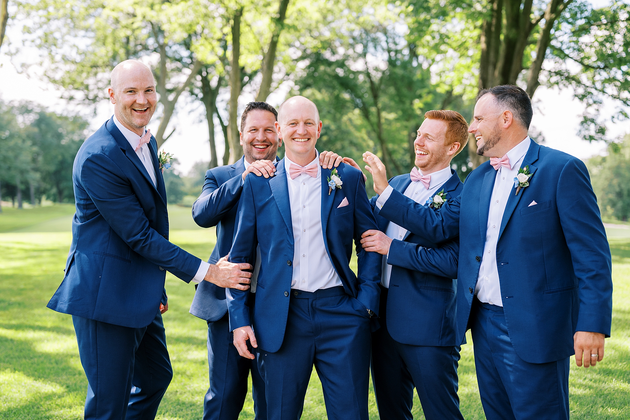 Ruth Lake Country Club wedding photos in Hinsdale, Illinois with Chicago wedding and portrait photographer Kim Ritchie Photography.