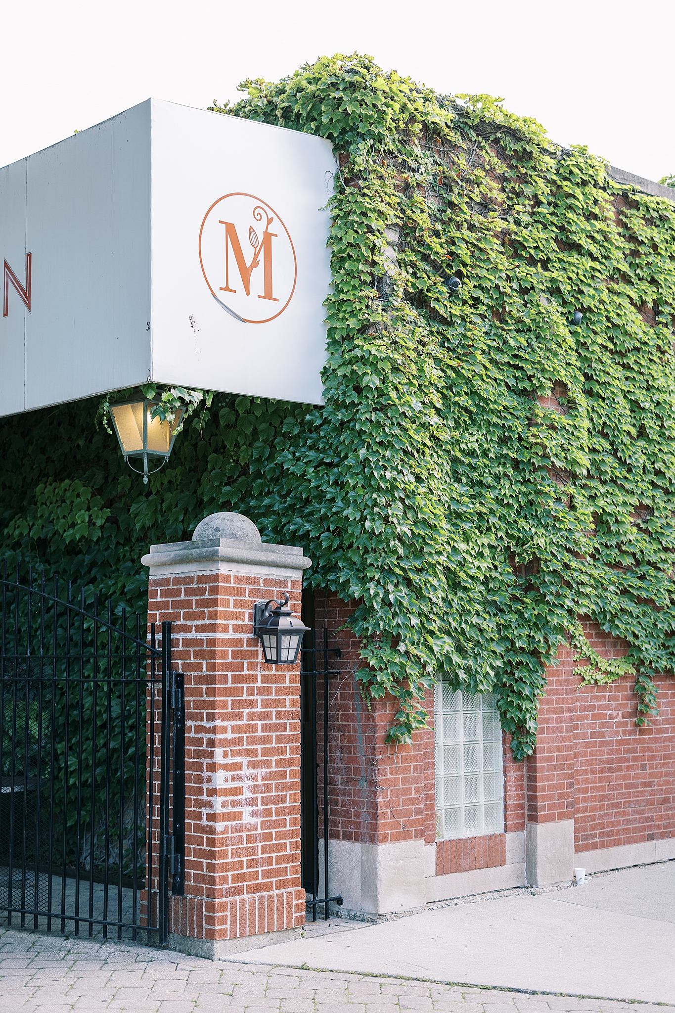 Morning garden wedding at Galleria Marchetti in Chicago, Illinois with Chicago wedding and portrait photographer Kim Ritchie Photography.