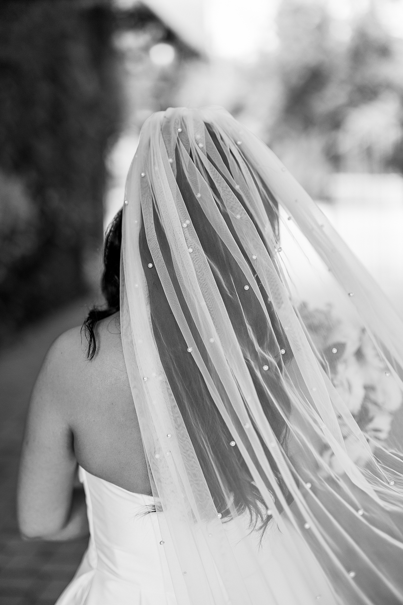 Morning garden wedding at Galleria Marchetti in Chicago, Illinois with Chicago wedding and portrait photographer Kim Ritchie Photography.
