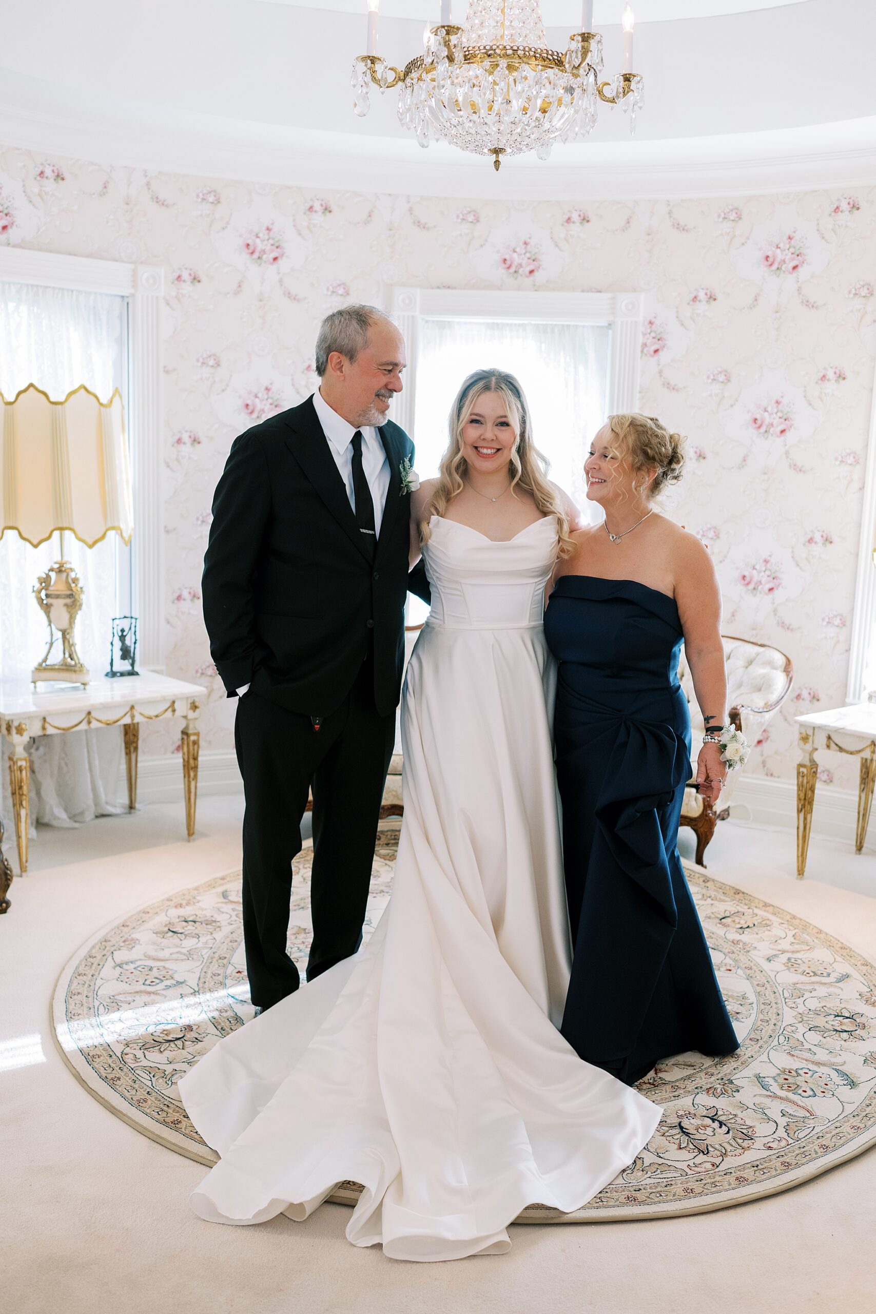 Fall wedding day at The Haley Mansion in Joliet, Illinois with Chicago wedding and portrait photographer Kim Ritchie Photography.