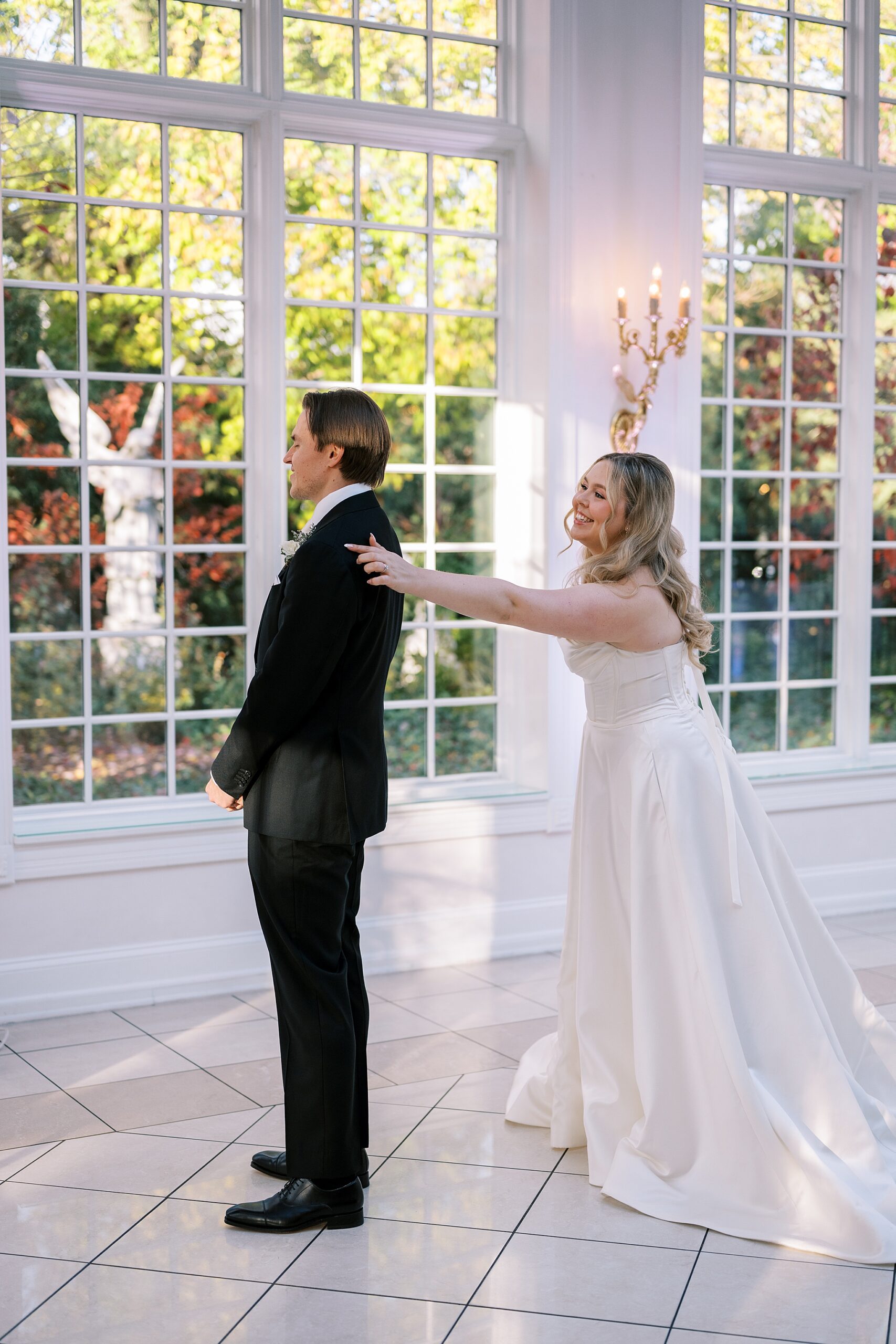 Fall wedding day at The Haley Mansion in Joliet, Illinois with Chicago wedding and portrait photographer Kim Ritchie Photography.