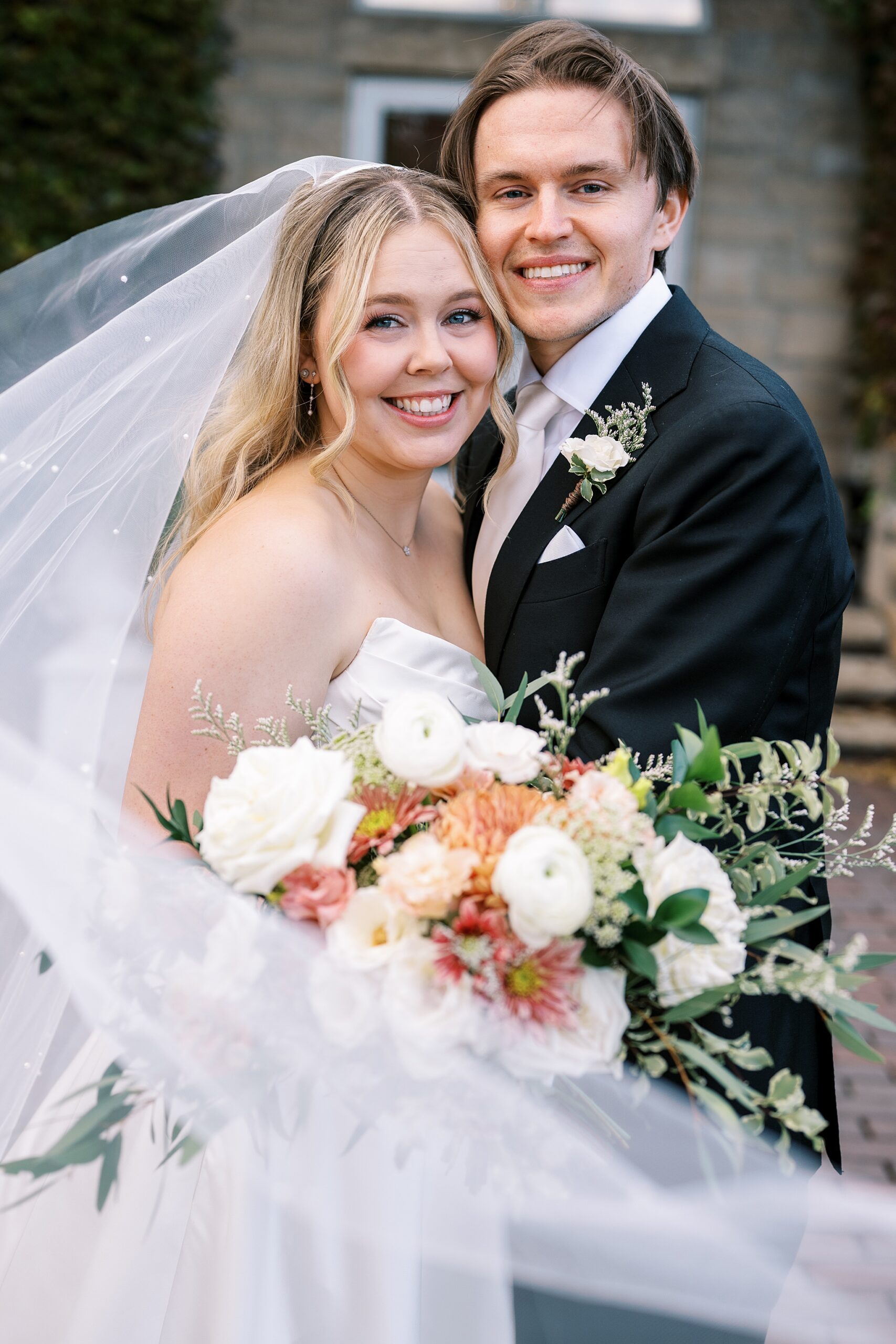 Fall wedding day at The Haley Mansion in Joliet, Illinois with Chicago wedding and portrait photographer Kim Ritchie Photography.