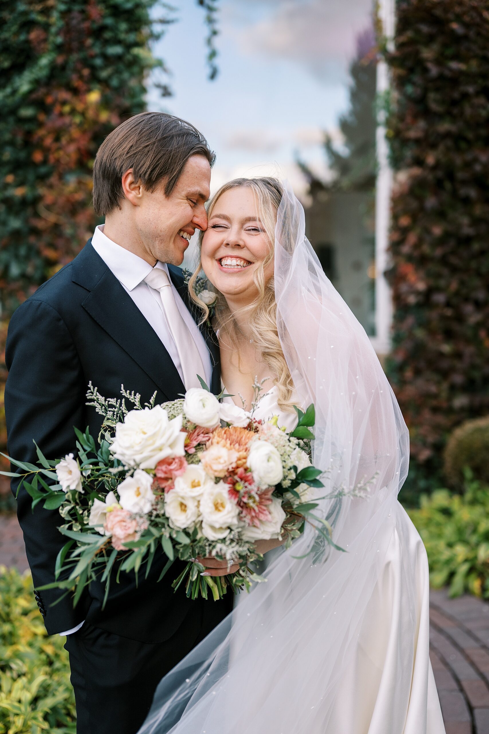 Fall wedding day at The Haley Mansion in Joliet, Illinois with Chicago wedding and portrait photographer Kim Ritchie Photography.