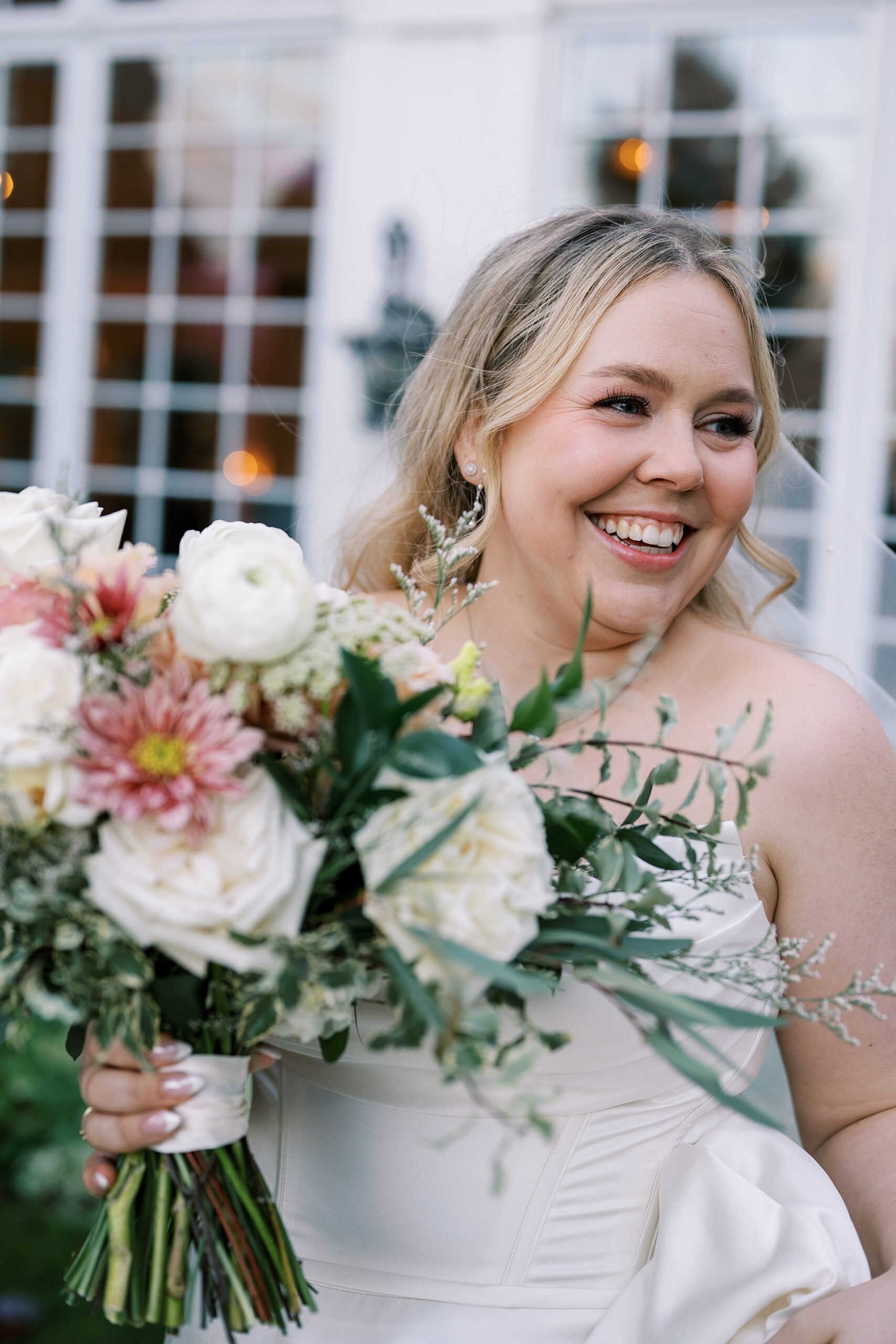 Fall wedding day at The Haley Mansion in Joliet, Illinois with Chicago wedding and portrait photographer Kim Ritchie Photography.