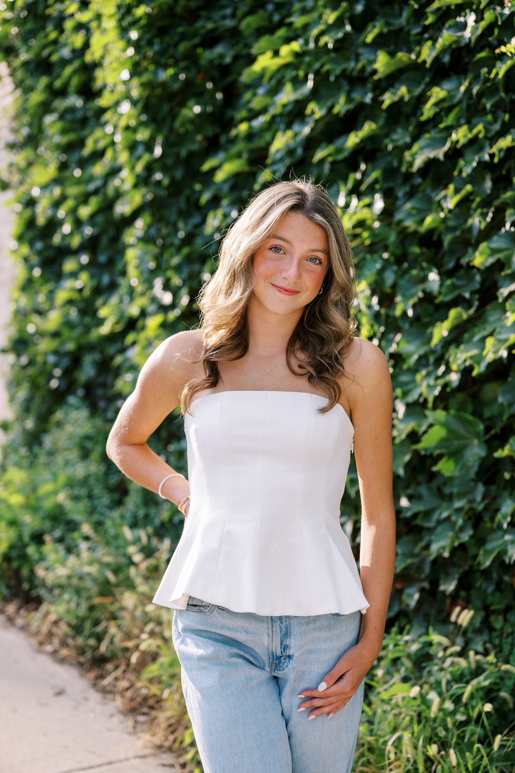 Senior photos in Downtown Geneva. Summer & fall senior portrait locations in the west suburbs – Kim Ritchie is a Chicago senior photographer serving the west suburbs.