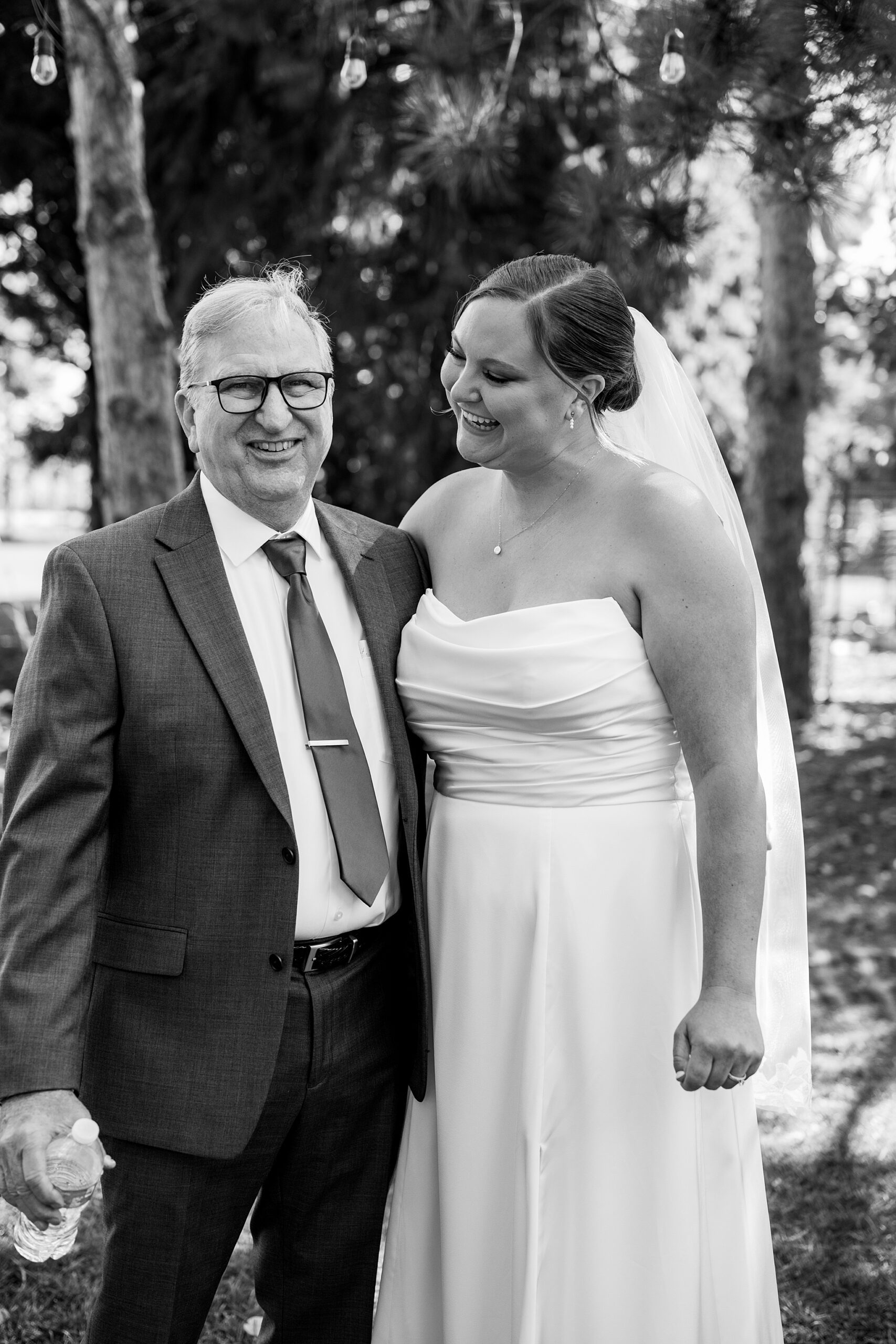 Fall wedding photos at Rosewood Farm in Sugar Grove, Illinois with Chicago wedding photographer Kim Ritchie Photography.