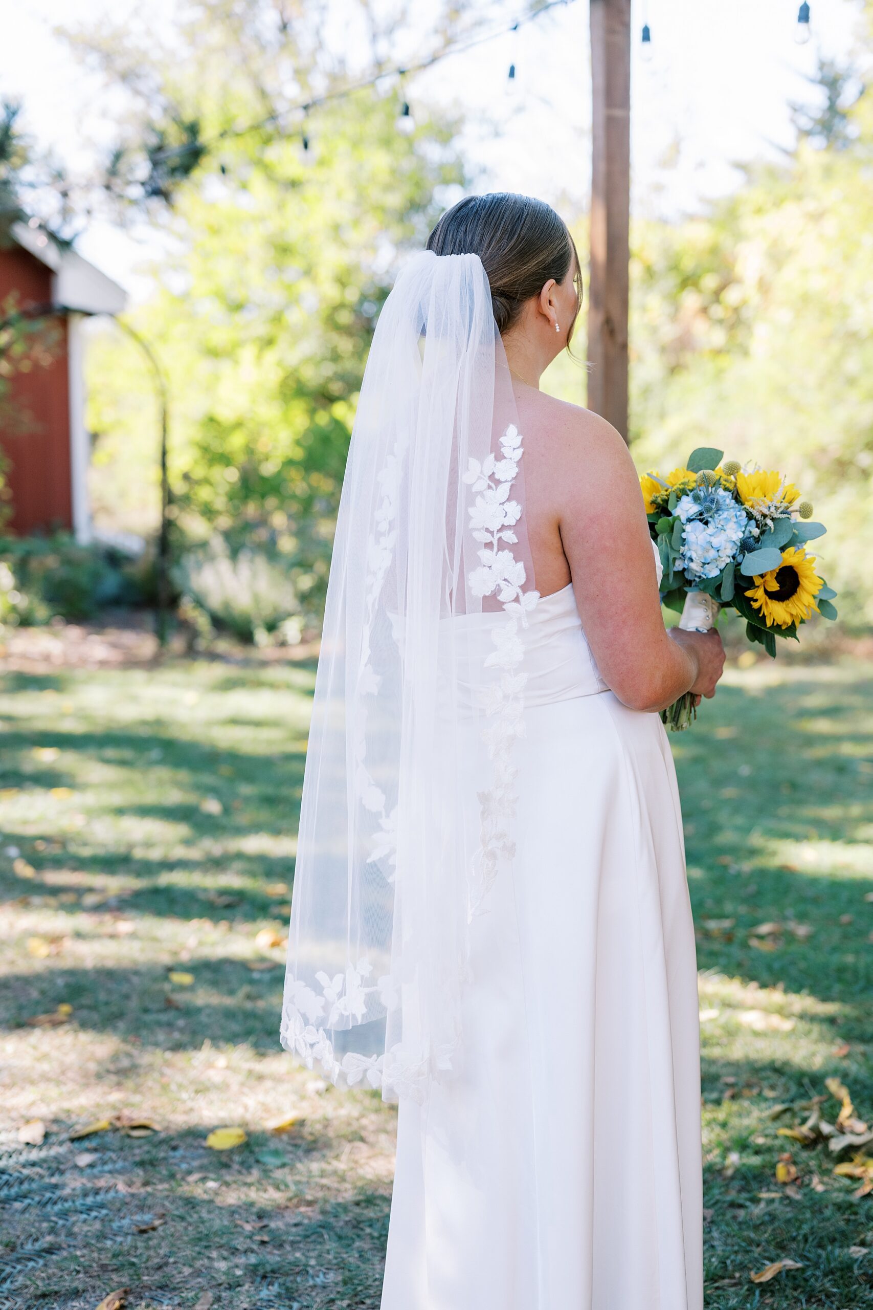 Fall wedding photos at Rosewood Farm in Sugar Grove, Illinois with Chicago wedding photographer Kim Ritchie Photography.