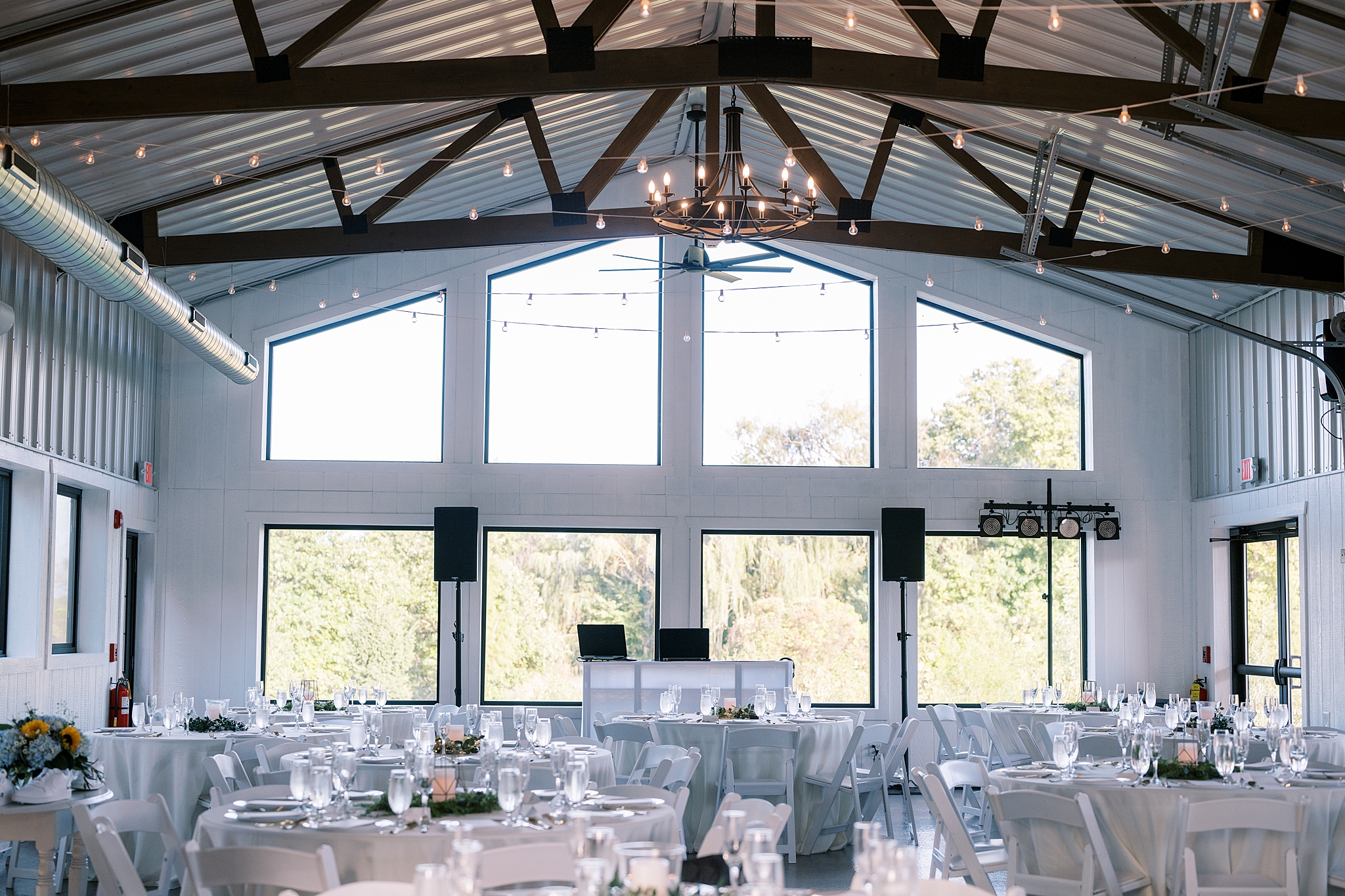 Fall wedding photos at Rosewood Farm in Sugar Grove, Illinois with Chicago wedding photographer Kim Ritchie Photography.