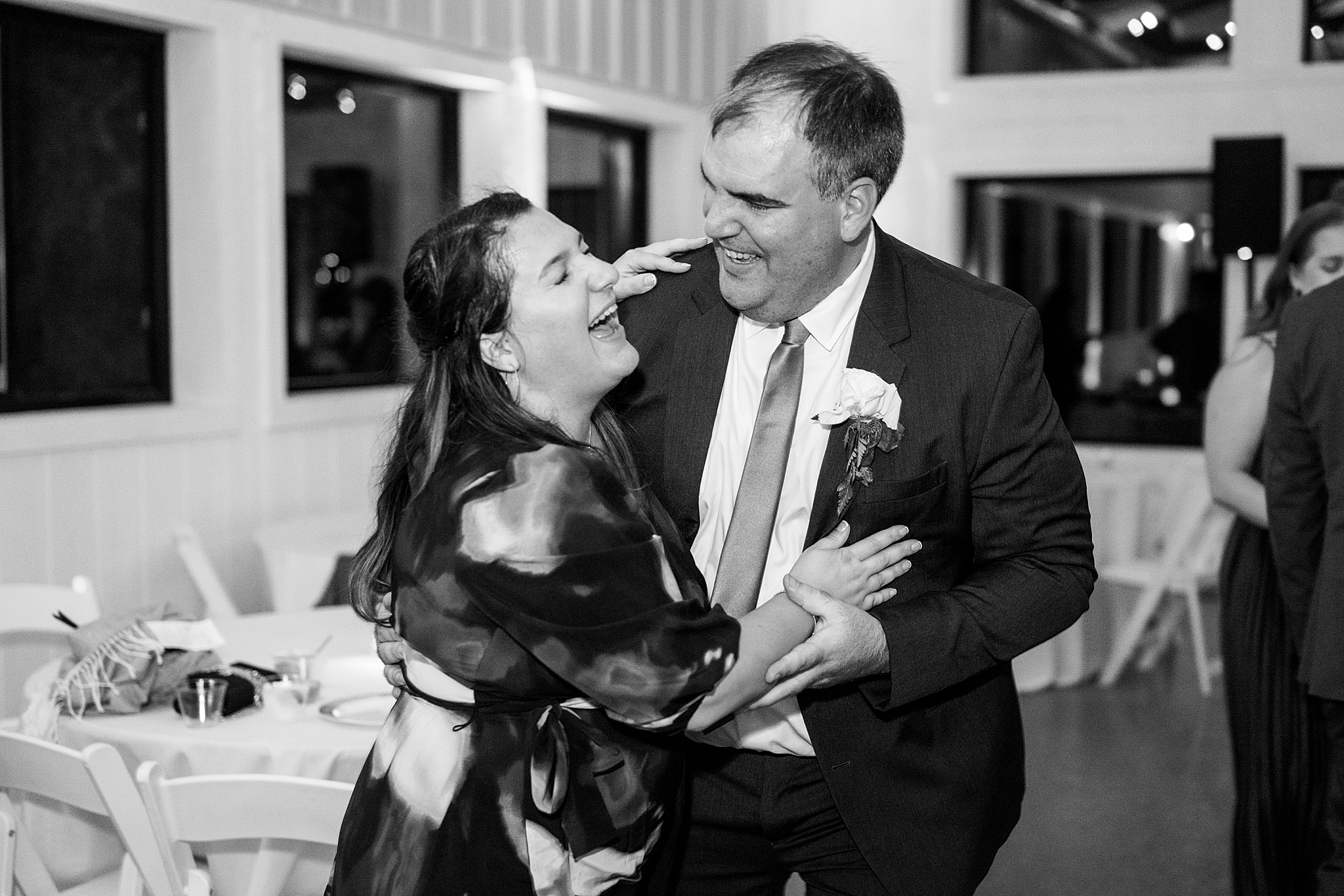 Fall wedding photos at Rosewood Farm in Sugar Grove, Illinois with Chicago wedding photographer Kim Ritchie Photography.