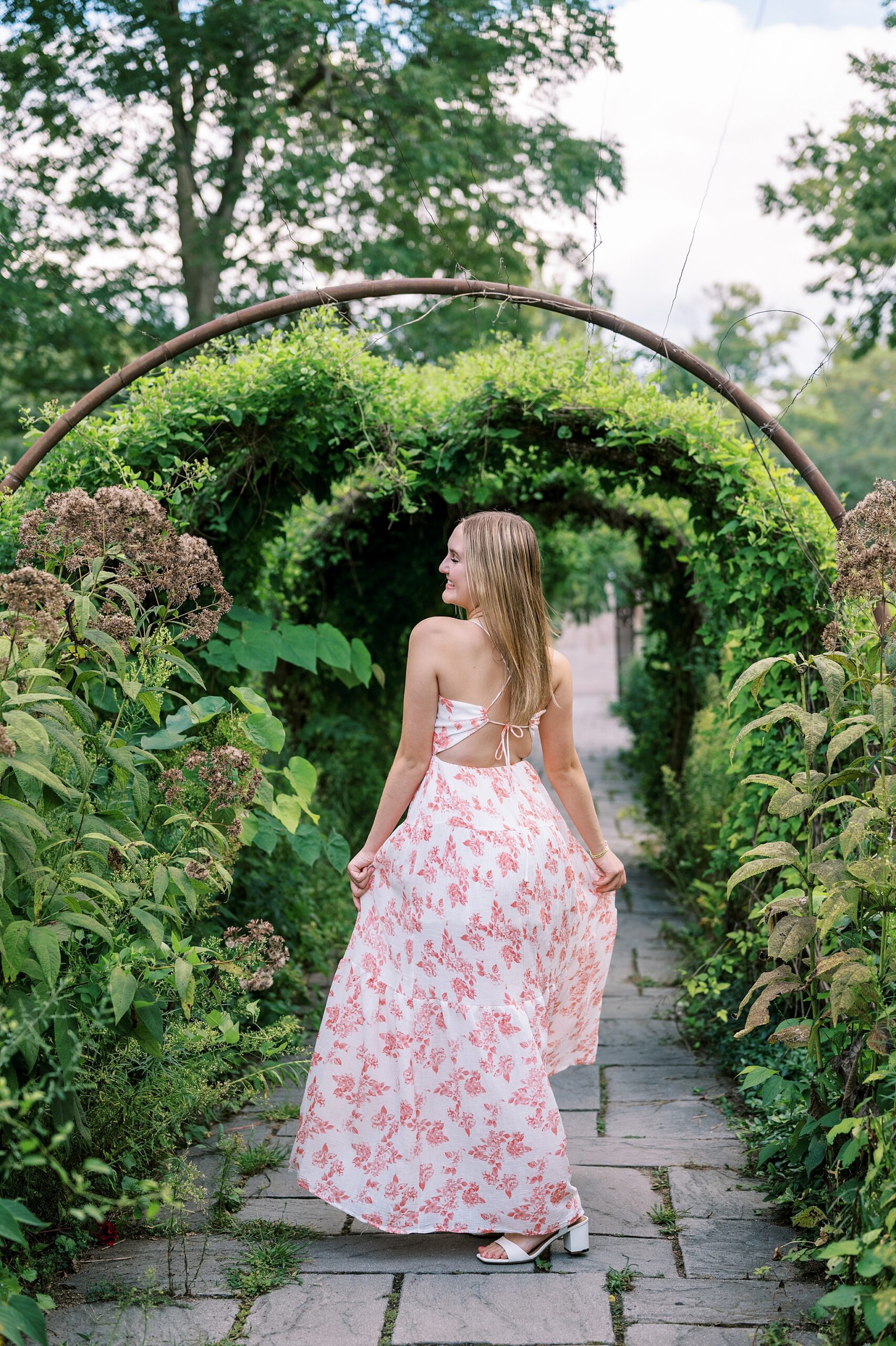 Inspiration for senior portraits in and around Geneva, Illinois with Chicago suburbs senior photographer Kim Ritchie Photography.
