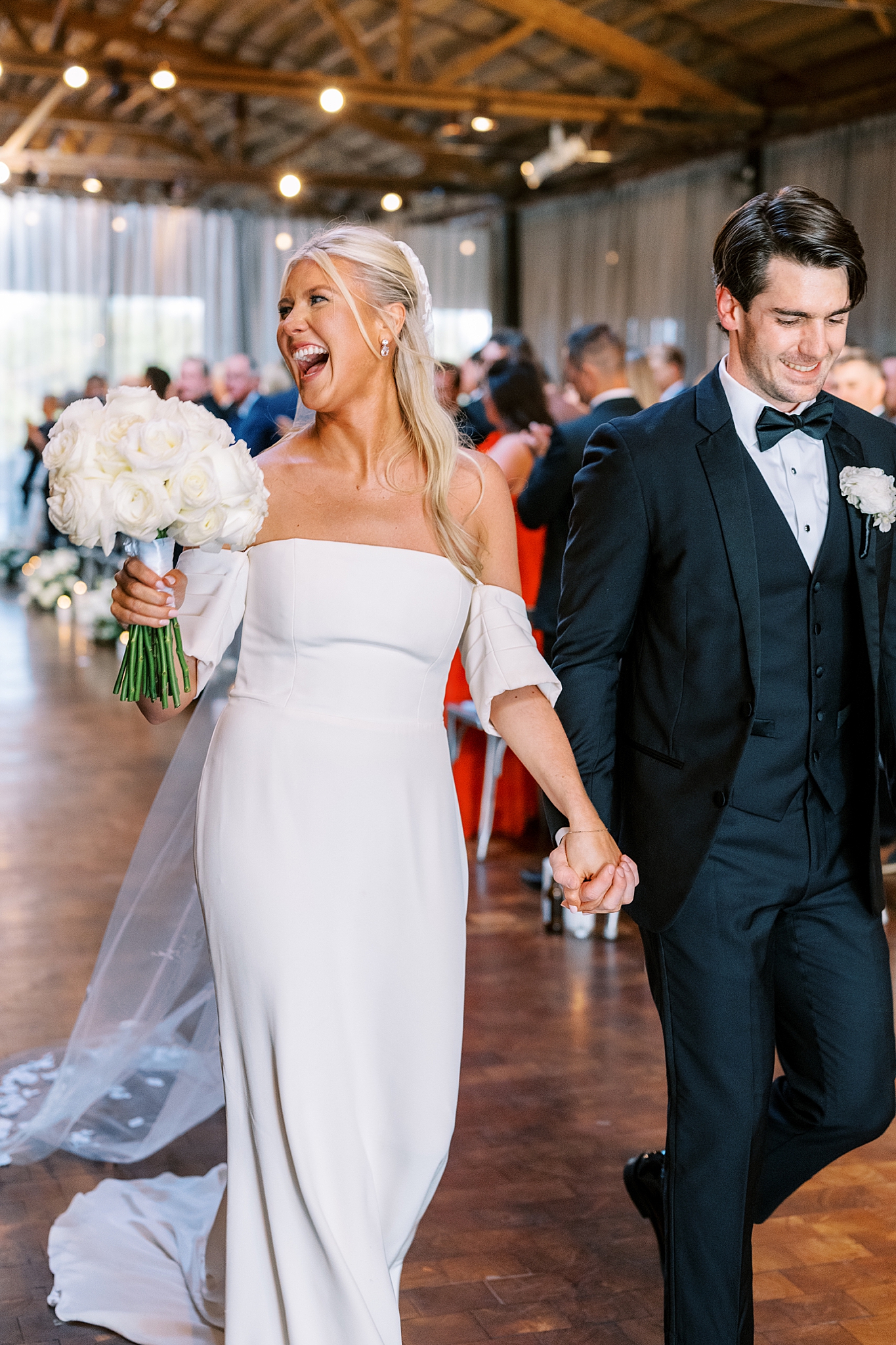 Rockwell on the River wedding photos in Chicago, Illinois with Chicago wedding and portrait photographer Kim Ritchie Photography.
