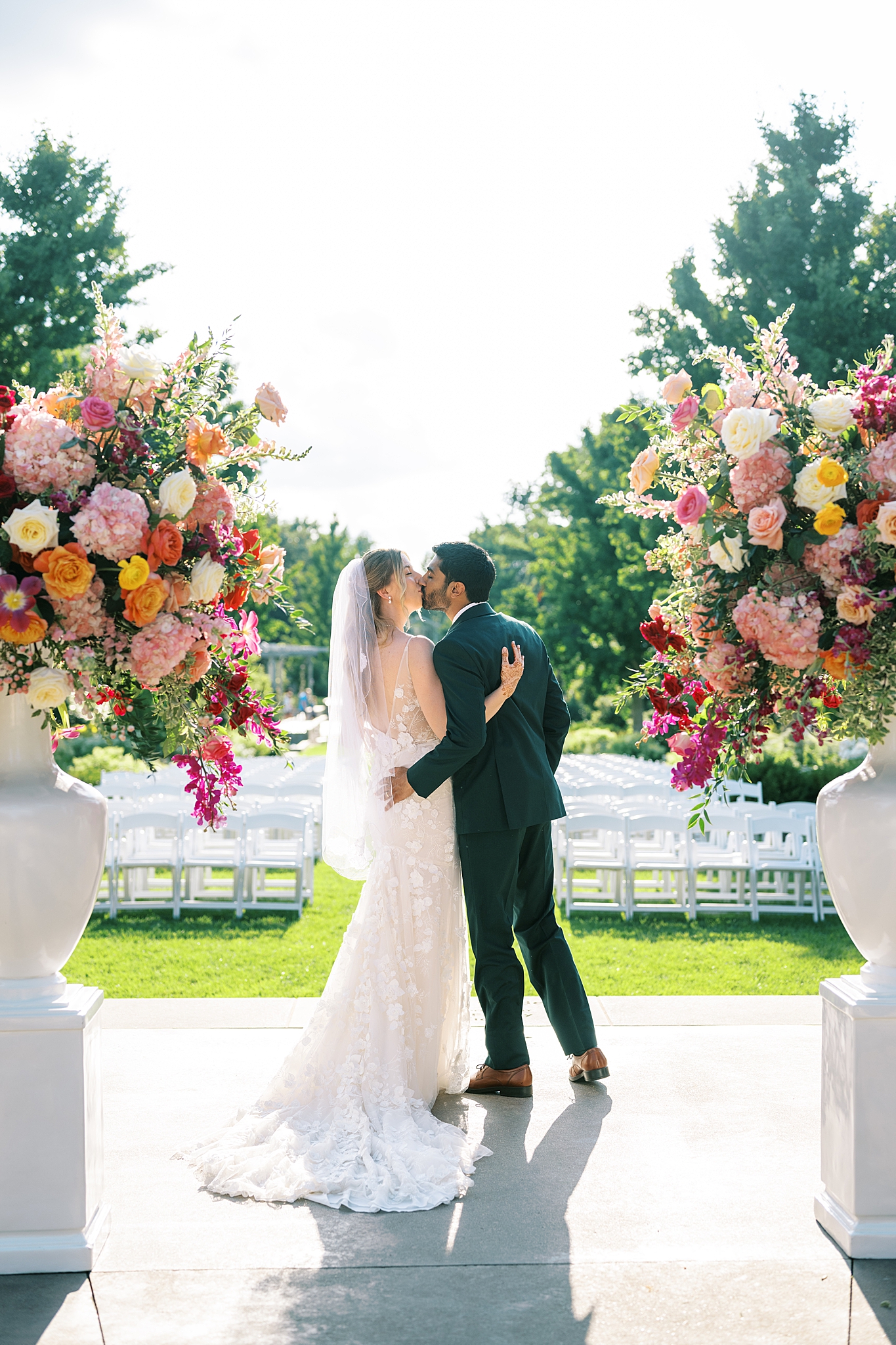 Morton Arboretum summer wedding photos in Lisle, Illinois with Chicago wedding and portrait photographer Kim Ritchie Photography.