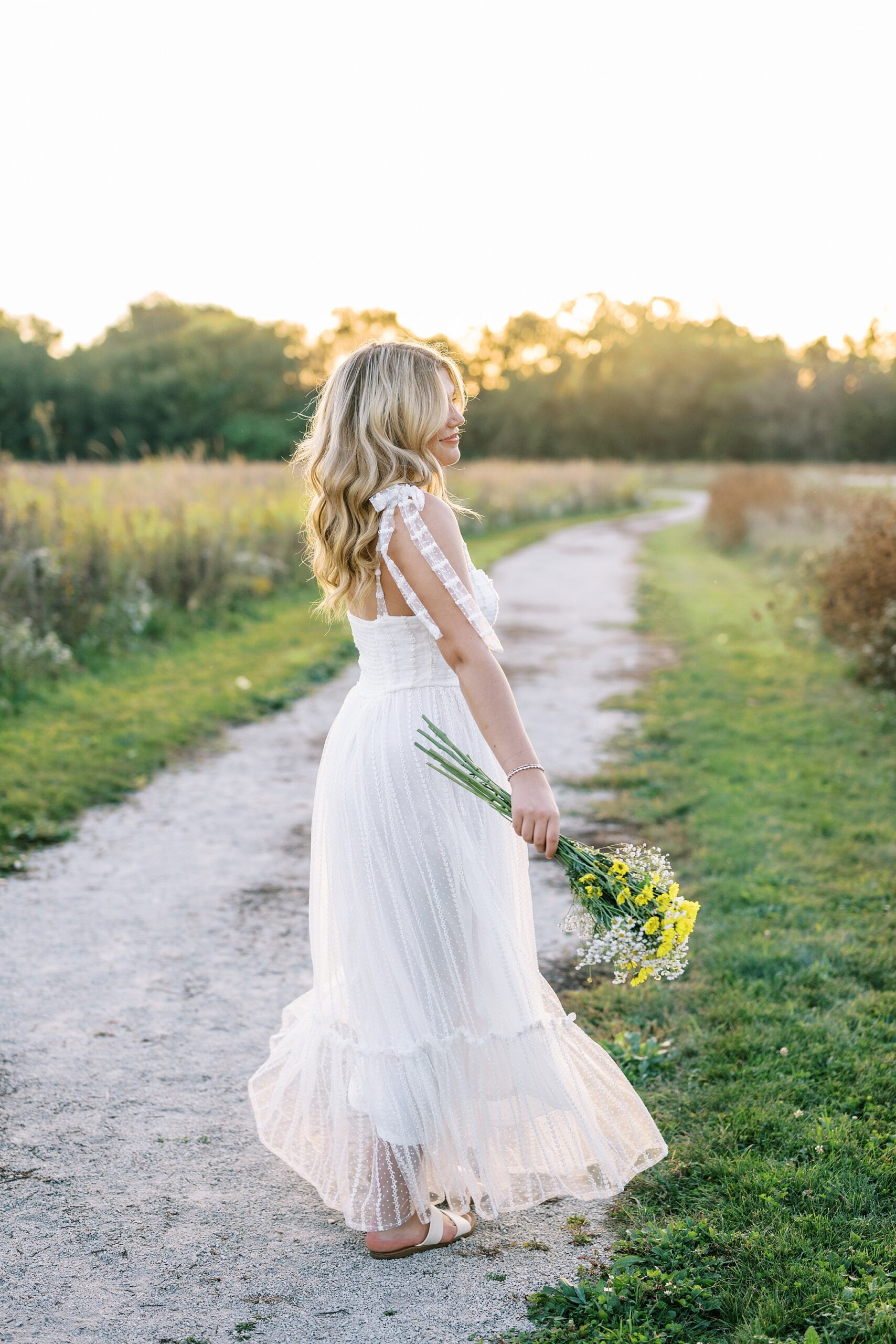 Senior photos at LeRoy Oaks in St. Charles, Illinois. Summer & fall senior portrait locations in the west suburbs – Kim Ritchie is a Chicago senior photographer serving the west suburbs.